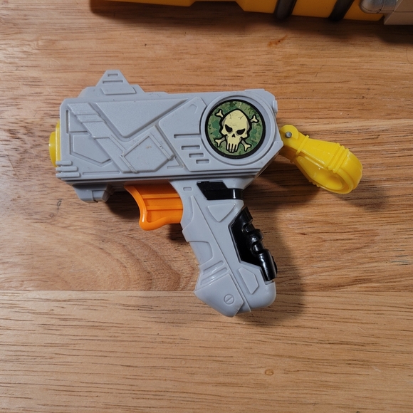 Nerf. Lot of 4 guns with nerf darts. FlipFury. Rev-5. TWO Mini dart. - Picture 4 of 8